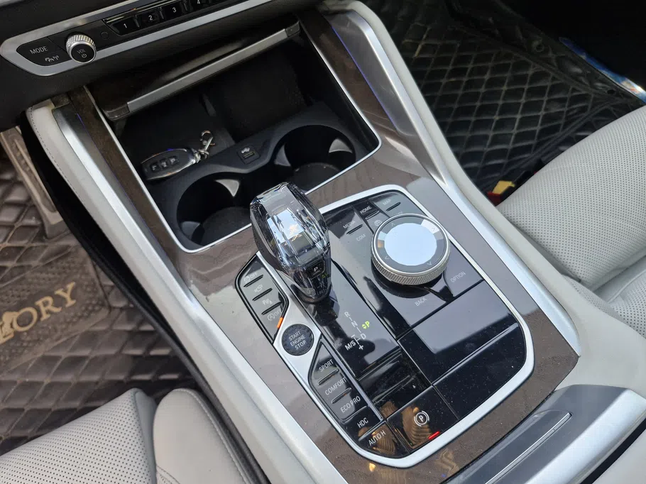 2023 BMW X Series 6 xDrive 40i 