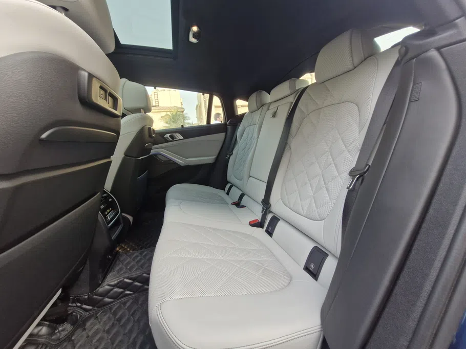 2023 BMW X Series 6 xDrive 40i 