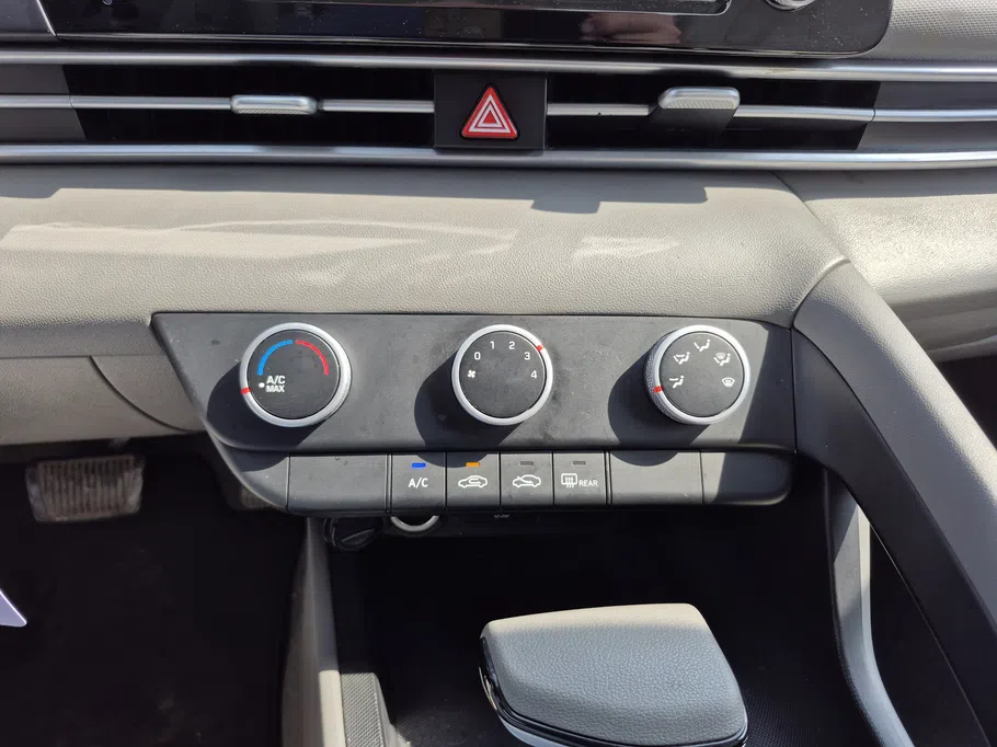 2024 Hyundai Elantra Fleet 