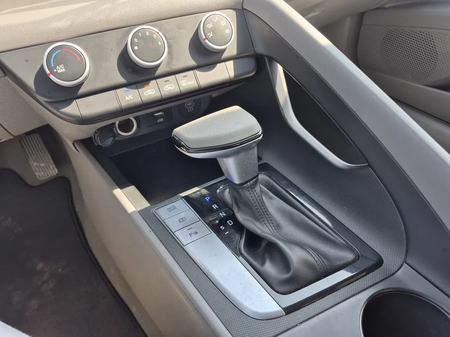 2024 Hyundai Elantra Fleet 