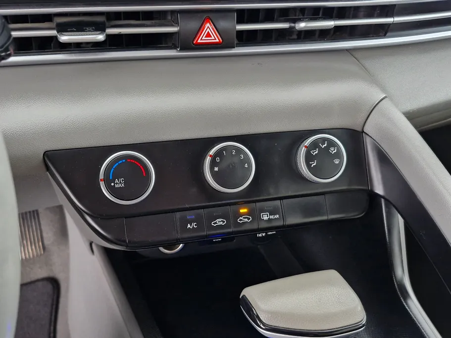 2022 Hyundai Elantra Fleet 