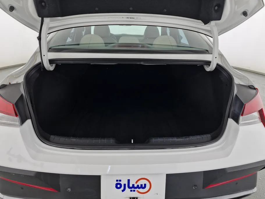 2024 Hyundai Elantra Smart 