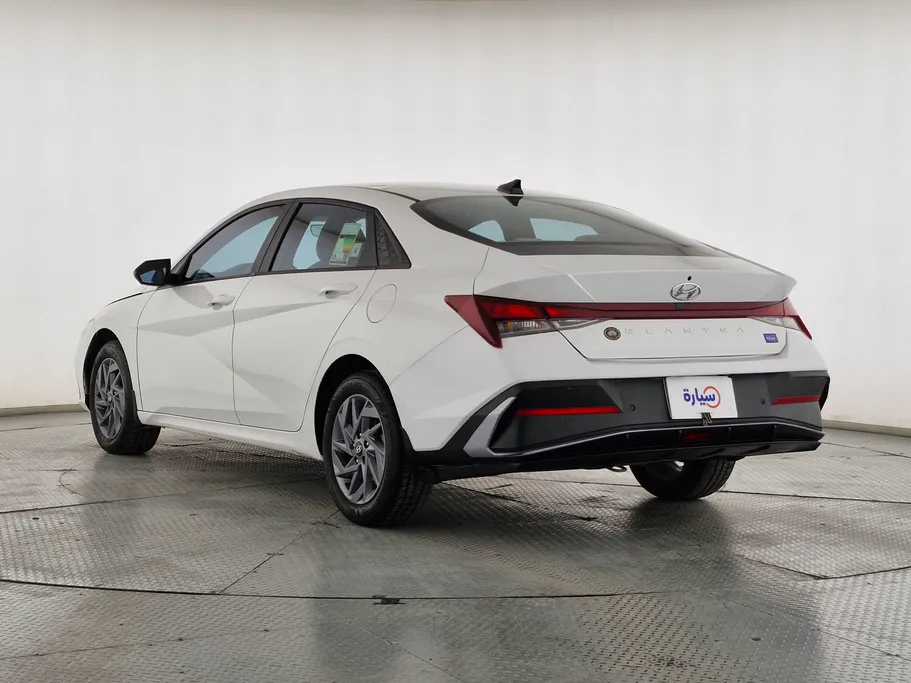 2024 Hyundai Elantra Smart 
