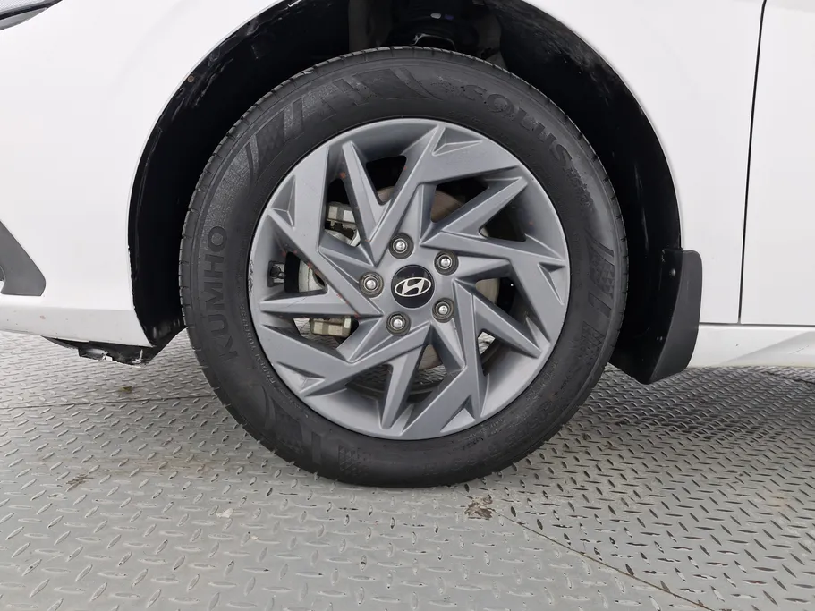 2024 Hyundai Elantra Smart 