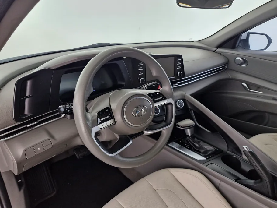 2024 Hyundai Elantra Smart 