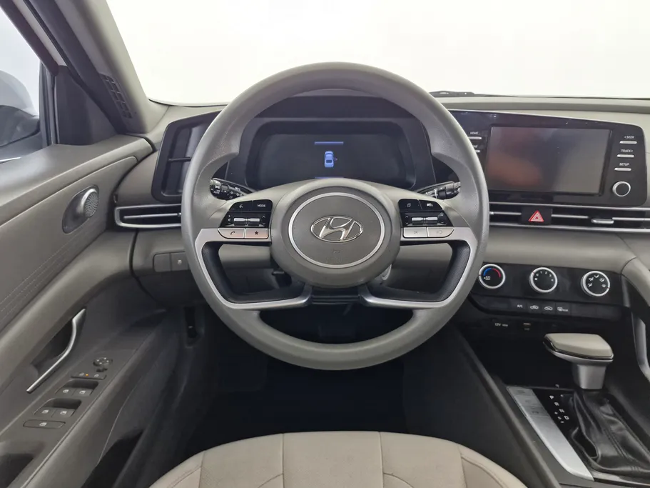 2024 Hyundai Elantra Smart 