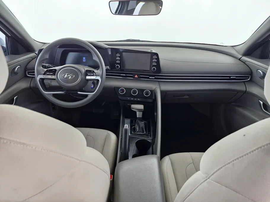 2024 Hyundai Elantra Smart 