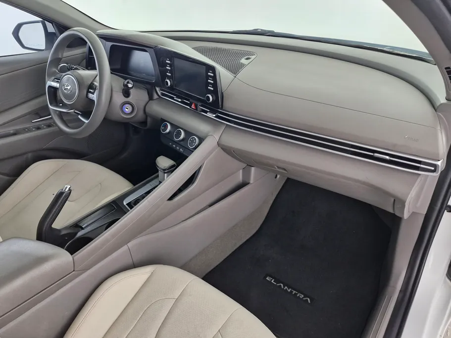 2024 Hyundai Elantra Smart 