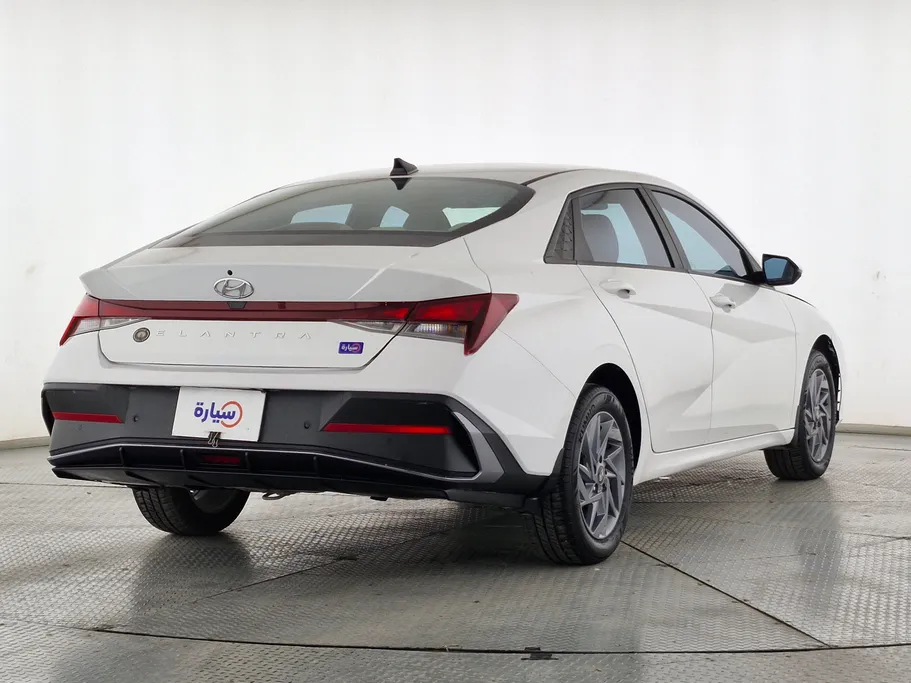 2024 Hyundai Elantra Smart 