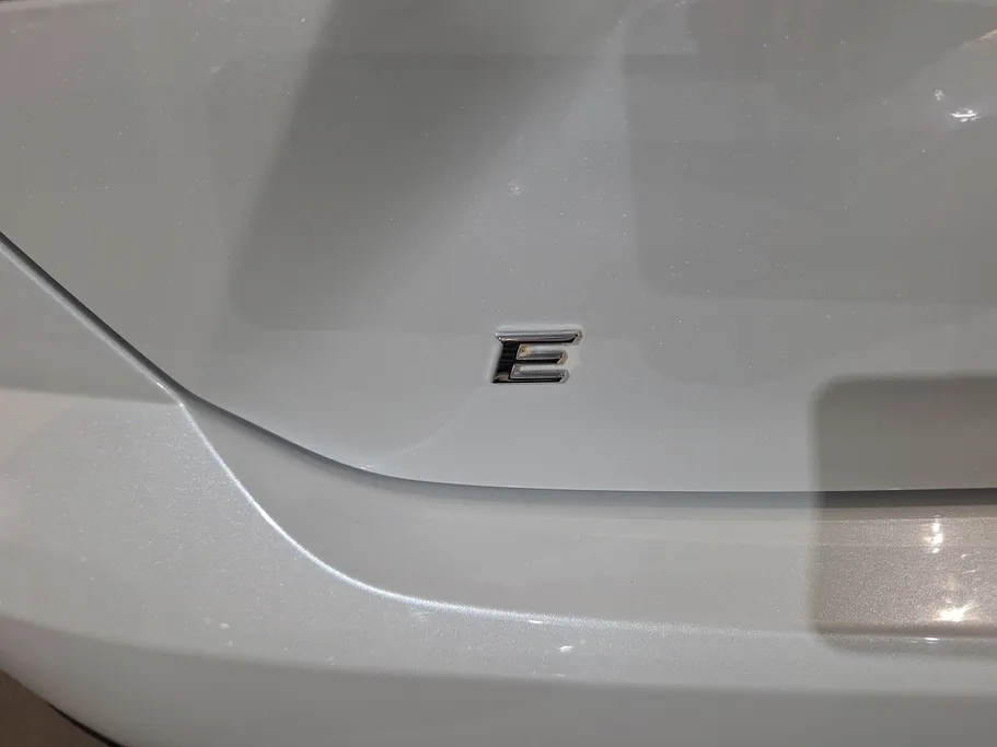 تويوتا كامري E 2025 