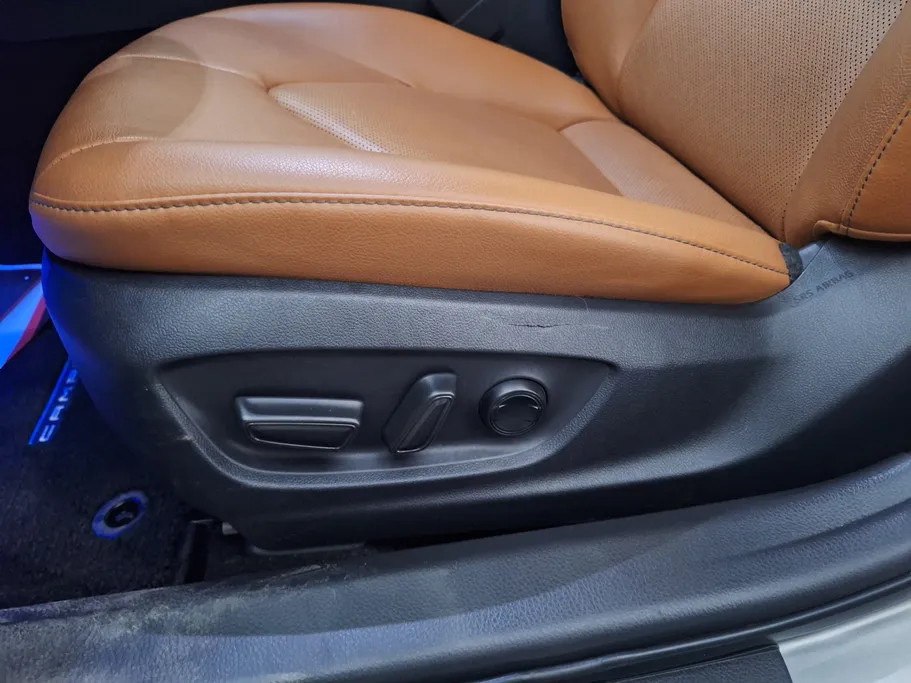 2023 Toyota Camry  GLEX HEV 