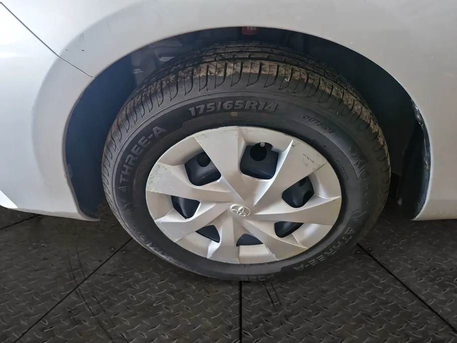 2021 Toyota Yaris  Y 