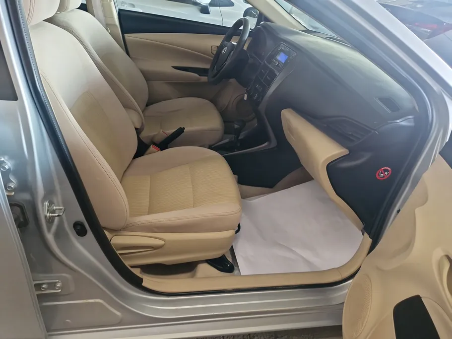 2021 Toyota Yaris  Y 