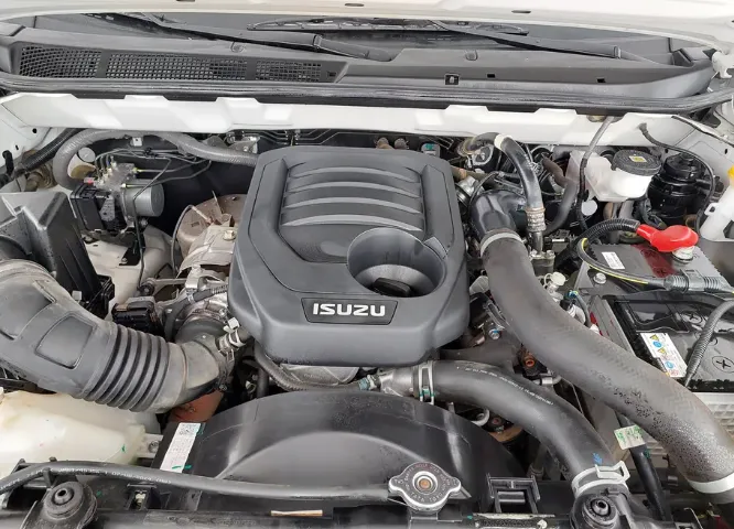 2025 ايسوزو D-max Double Cab 
