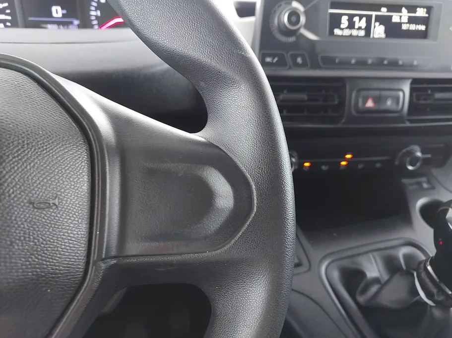 2024 Peugeot Partner Short van 
