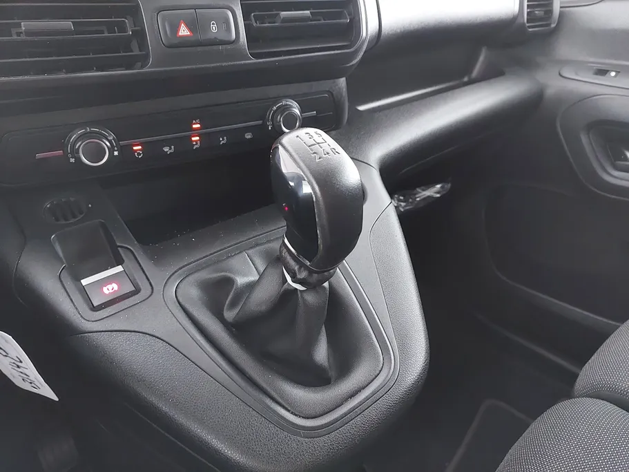 2024 Peugeot Partner Short van 
