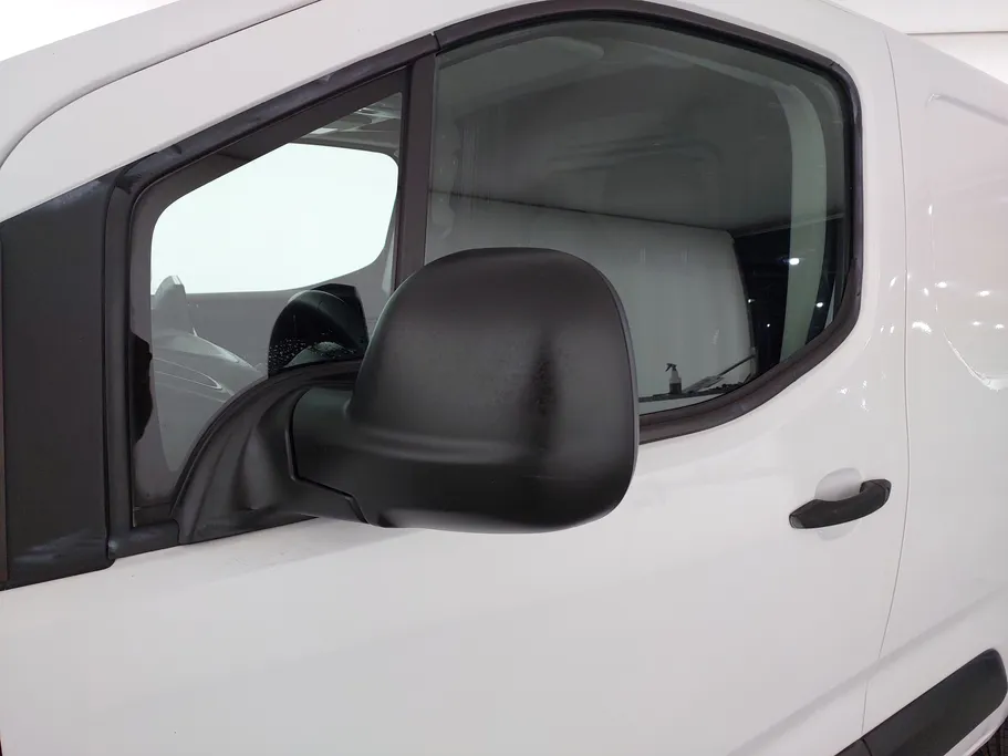 2024 Peugeot Partner Short van 