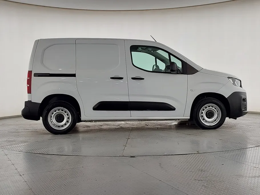 2024 Peugeot Partner Short van 
