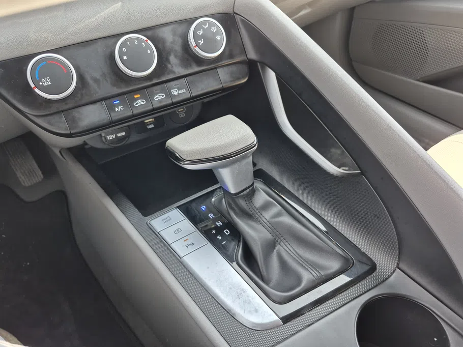 2024 هيونداي Elantra فلييت 