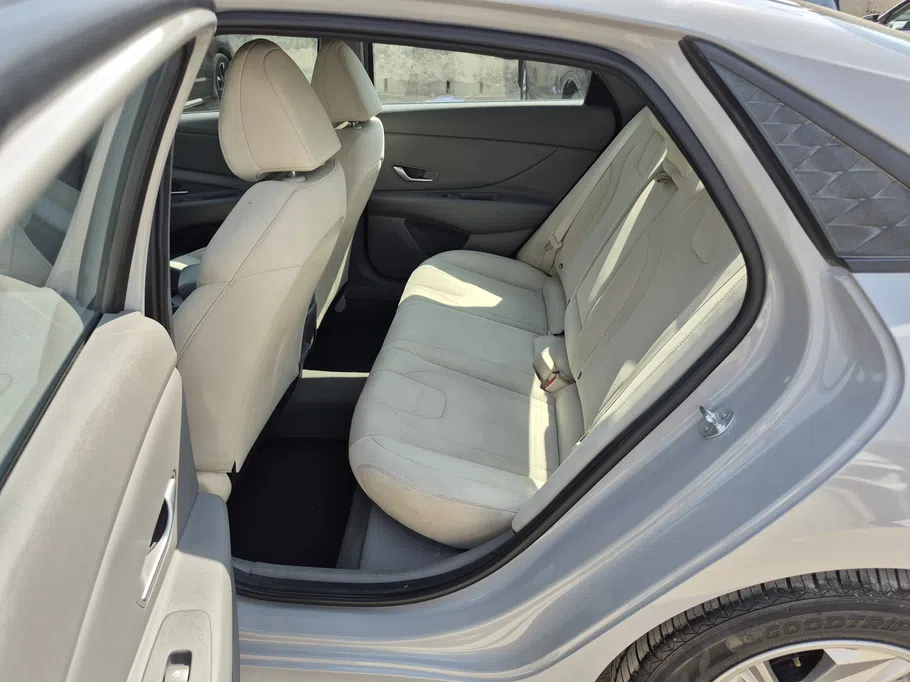 2024 هيونداي Elantra فلييت 