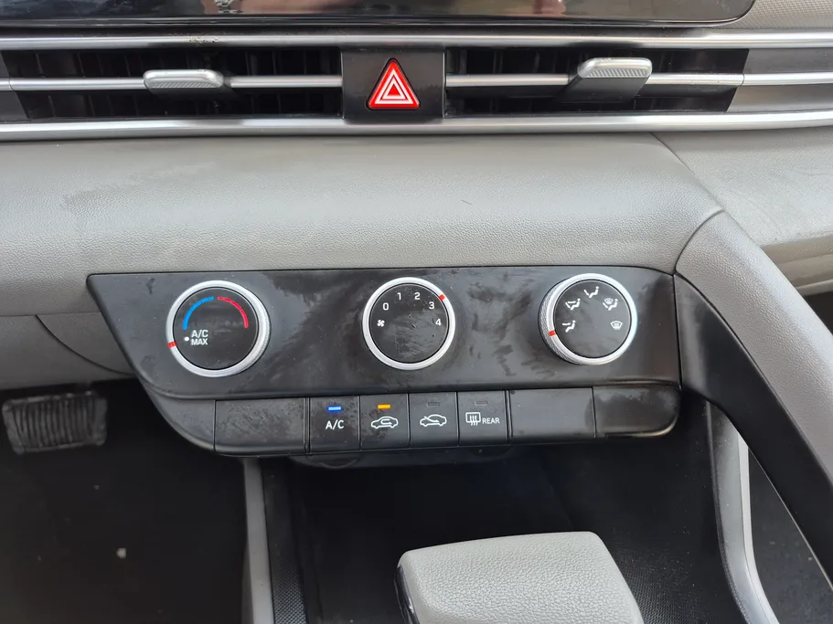2024 Hyundai Elantra Fleet 