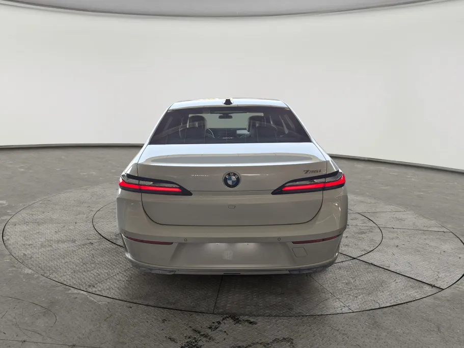 2024 BMW 7 Series 735i 