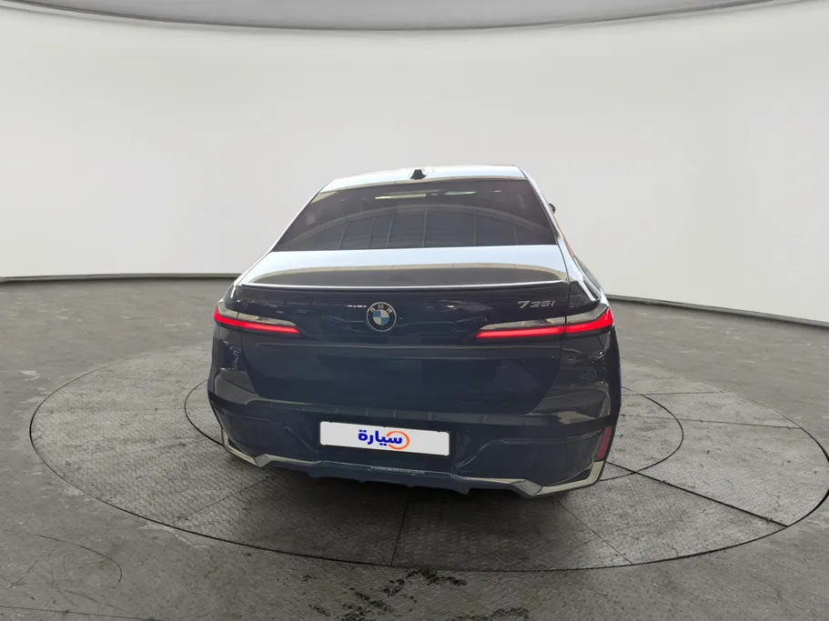 بي ام دبليو الفئة السابعة 735i 2024 