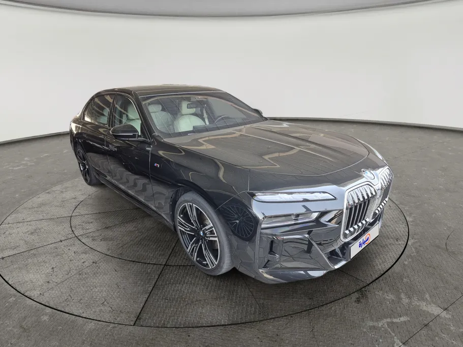 بي ام دبليو الفئة السابعة 735i 2024 