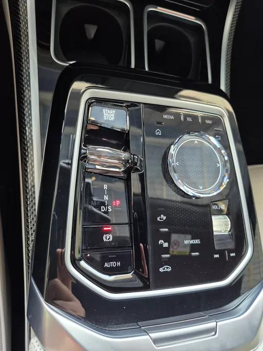 بي ام دبليو الفئة السابعة 735i 2024 