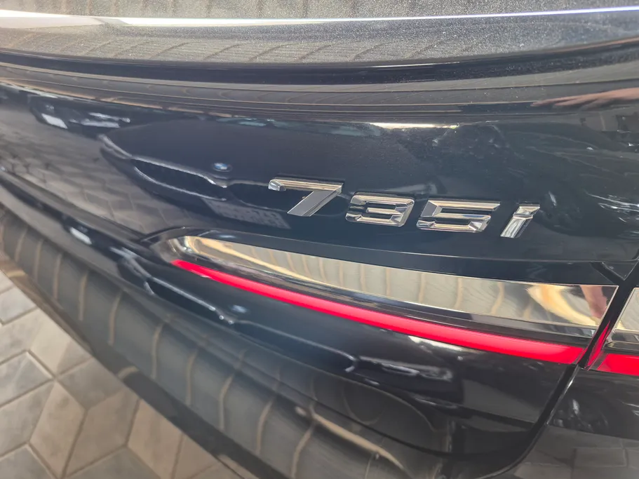 بي ام دبليو الفئة السابعة 735i 2024 