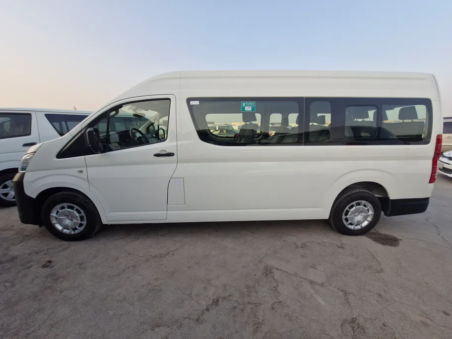 2025 Toyota Haice ركاب سقف عالي 