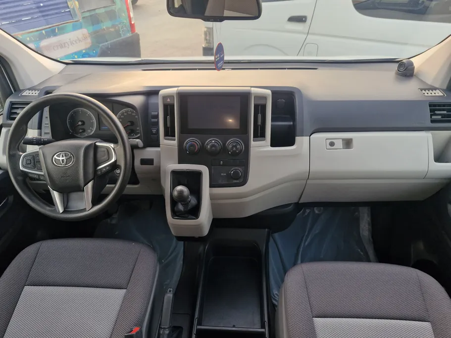 2025 Toyota Haice ركاب سقف عالي 
