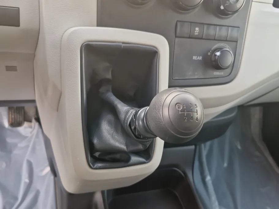 2025 Toyota Haice ركاب سقف عالي 