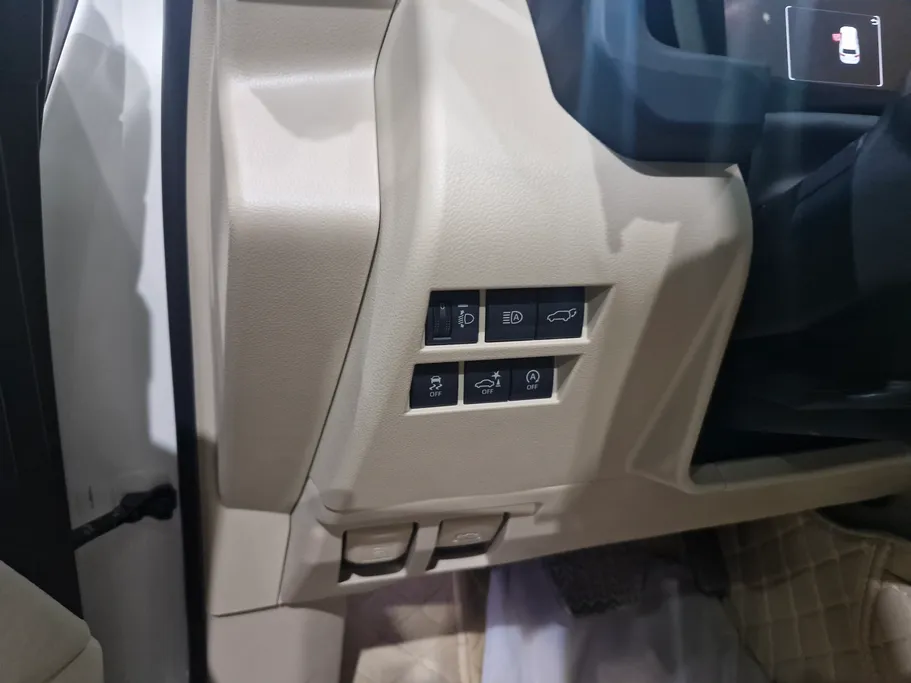 تويوتا لاندكروزر GXR 2025 