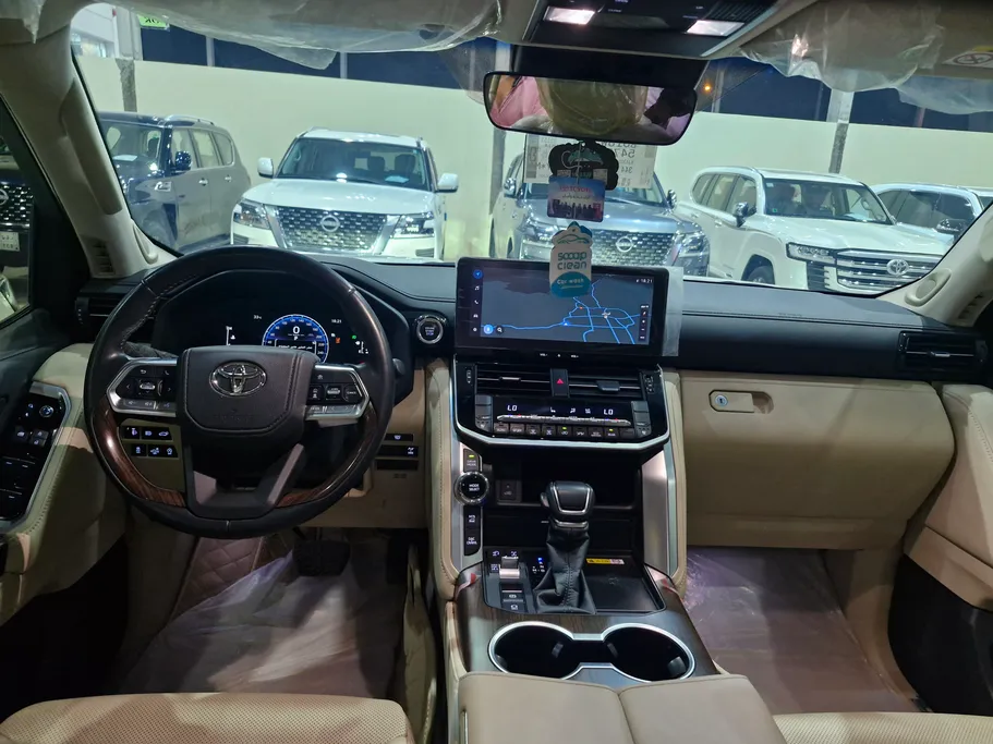 تويوتا لاندكروزر GXR 2025 
