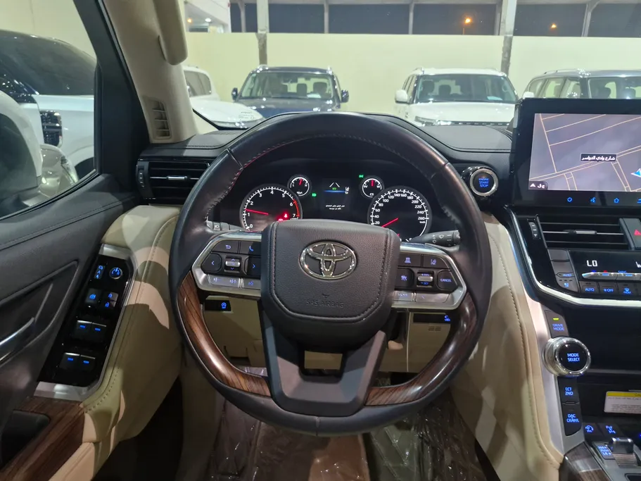 تويوتا لاندكروزر GXR5 2024 