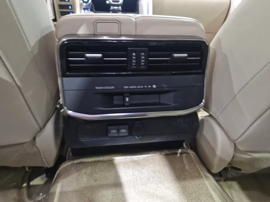 تويوتا لاندكروزر GXR5 2024 
