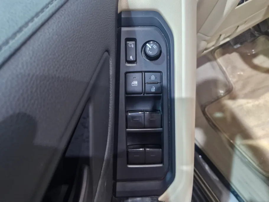 2025 Toyota Land Cruiser GXR2 