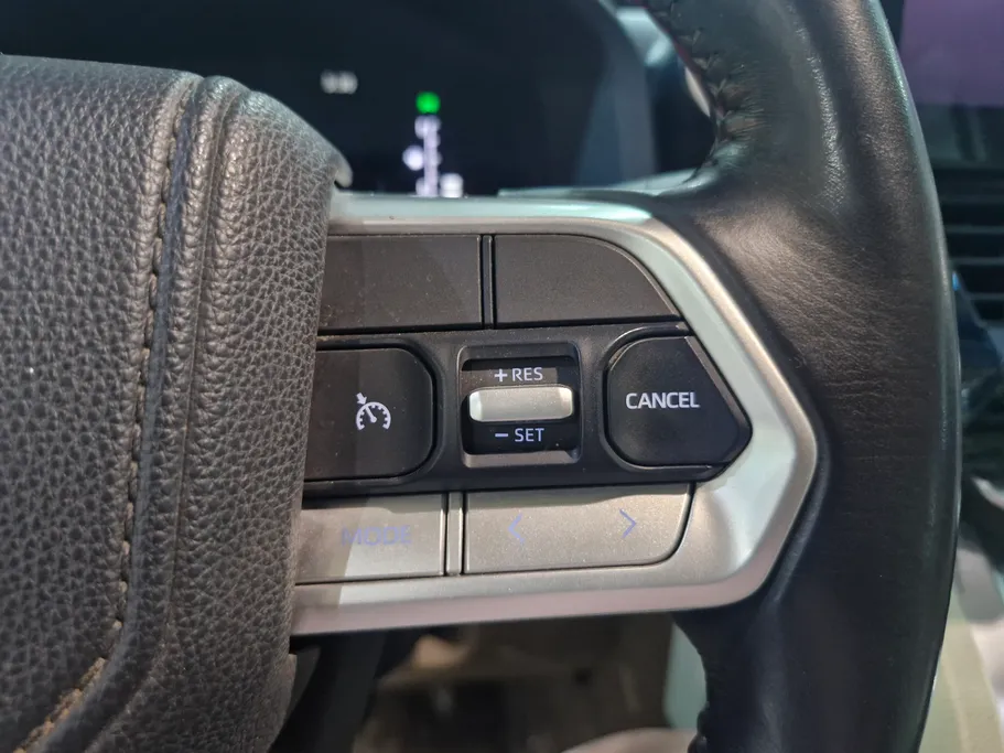 2025 Toyota Land Cruiser GXR2 