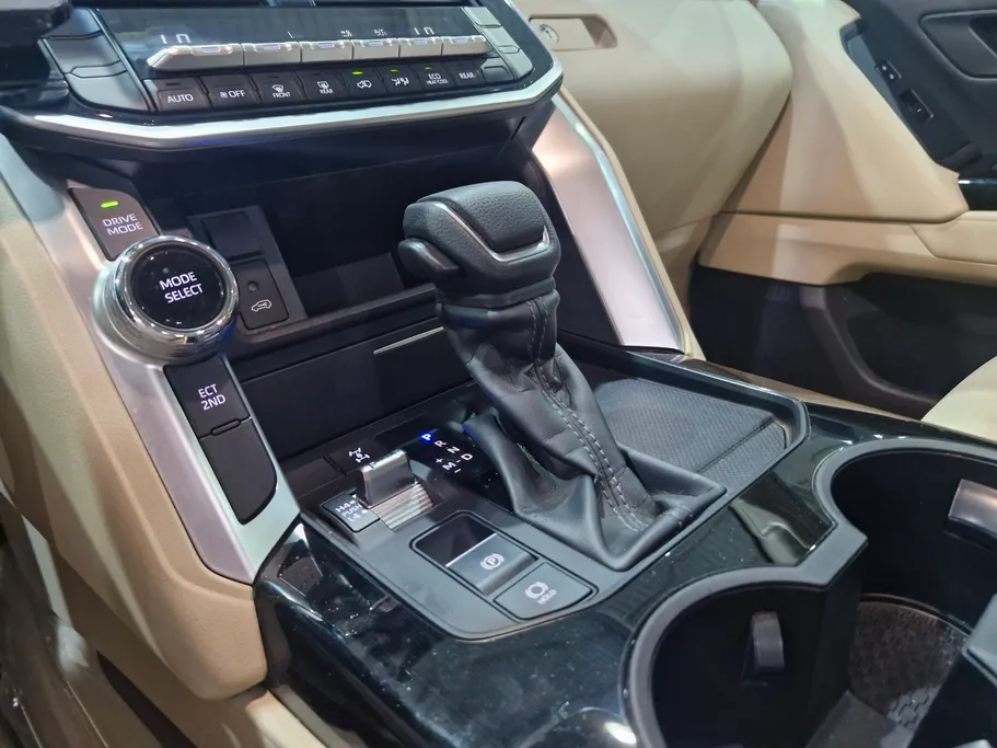 2025 Toyota Land Cruiser GXR2 