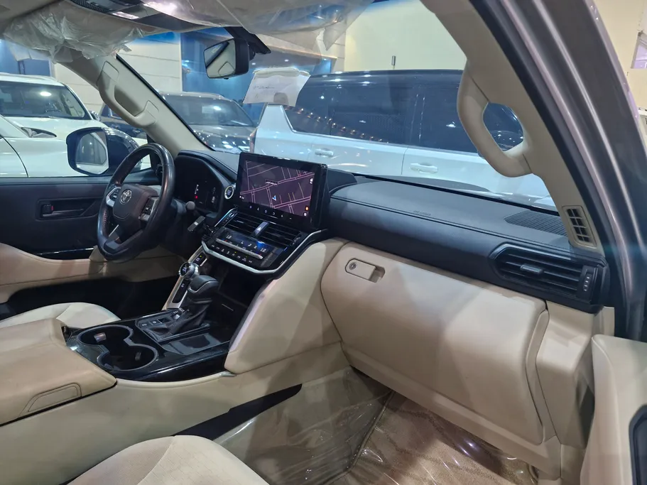 2025 Toyota Land Cruiser GXR2 