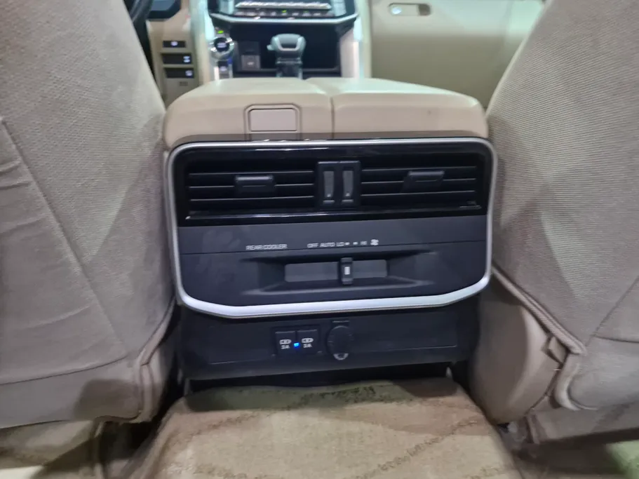 2025 Toyota Land Cruiser GXR2 