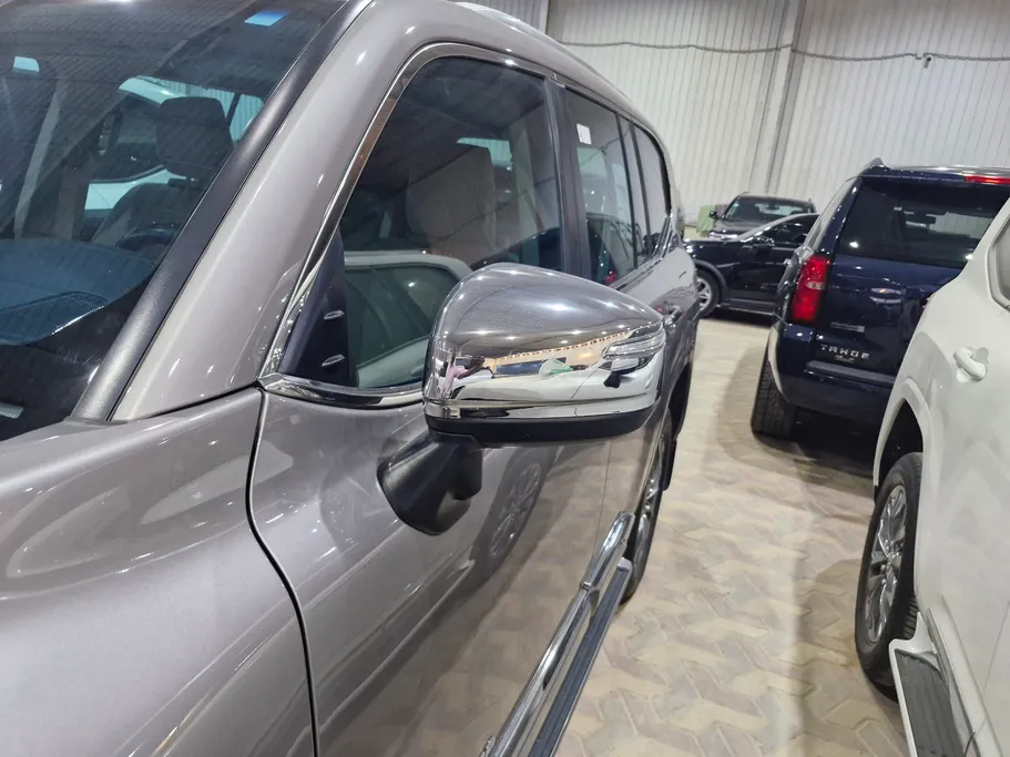 2025 Toyota Land Cruiser GXR2 