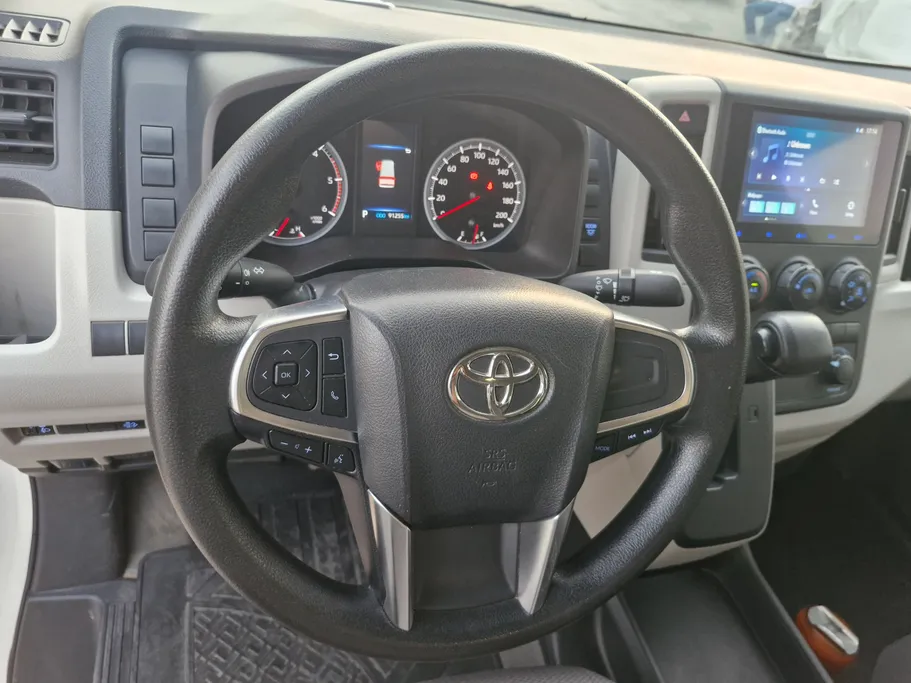 2025 Toyota Haice ركاب سقف عالي 