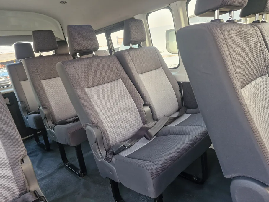 2025 Toyota Haice ركاب سقف عالي 