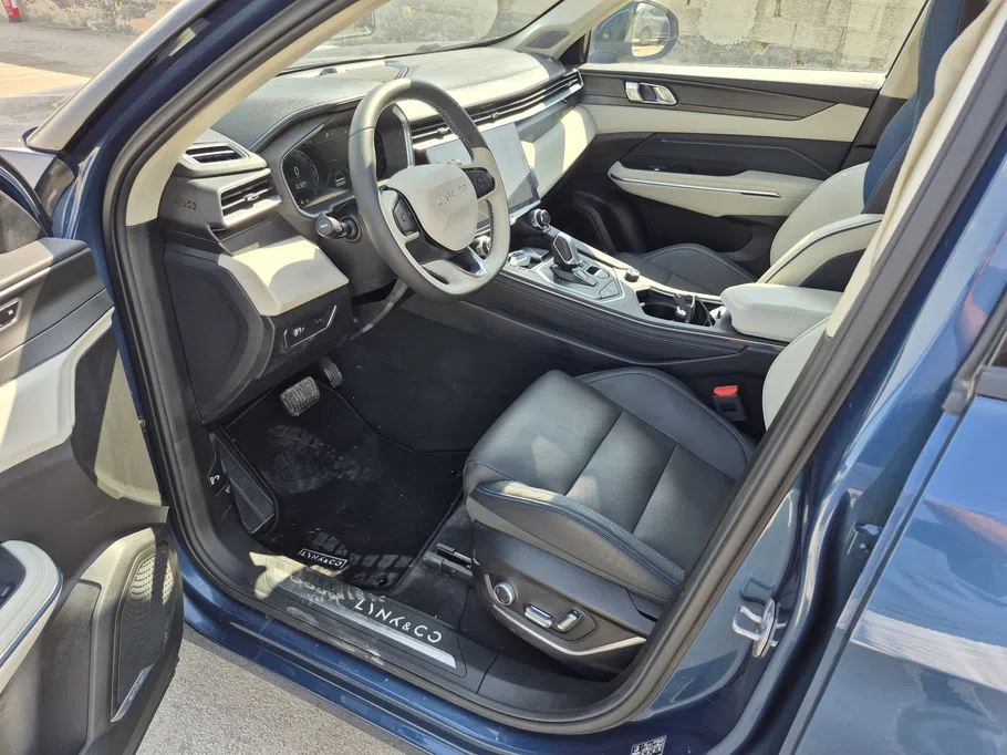 2024 Lynk and Co 01 Louder Pro 