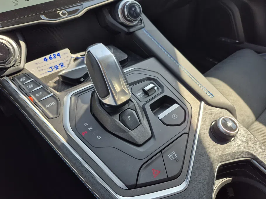 2024 Lynk and Co 01 Louder Pro 