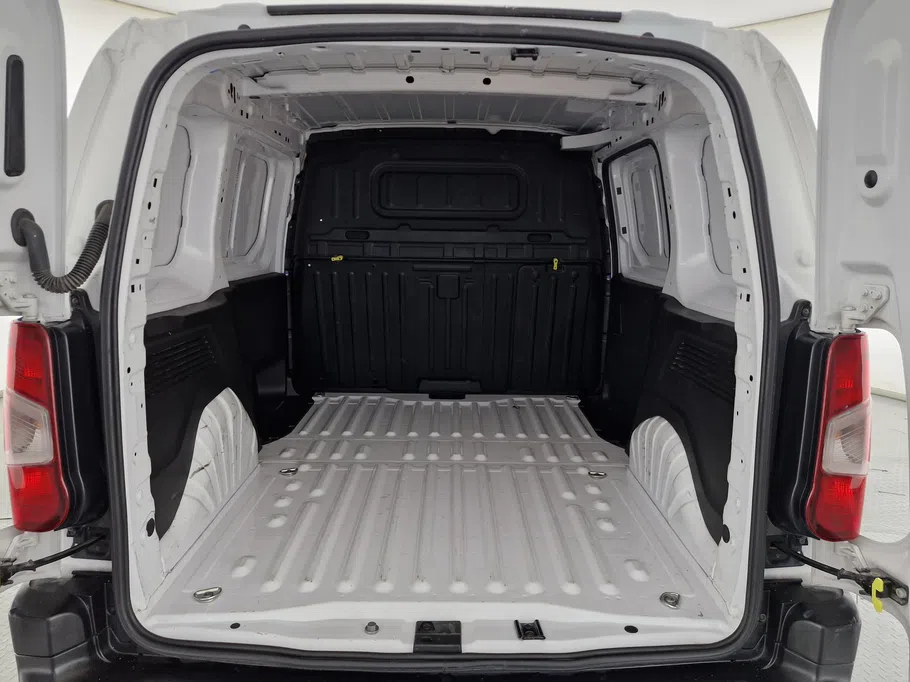 2024 Peugeot Partner Short van 