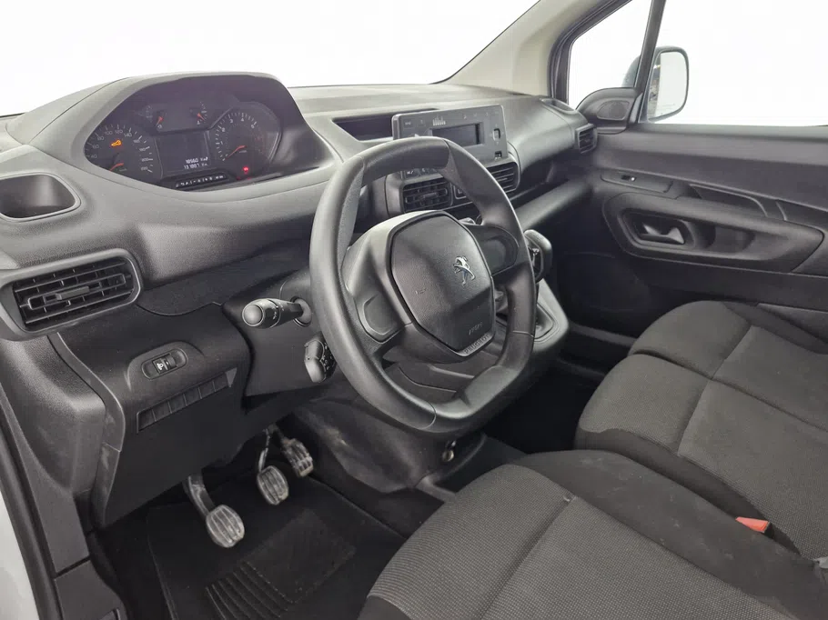 2024 Peugeot Partner Short van 