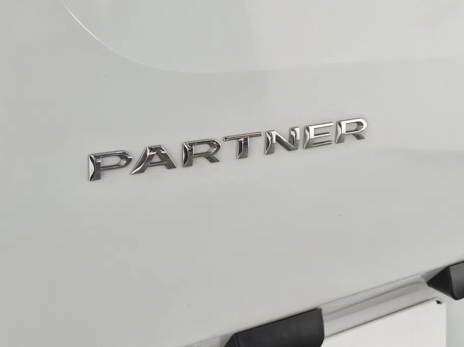 2024 Peugeot Partner Short van 
